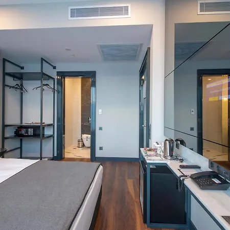 Lucky Monkey Hotel Antália