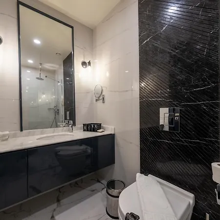 Hotel Lucky Monkey Antália