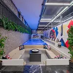 Hotel Lucky Monkey