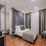 Lucky Monkey Hotel 3*