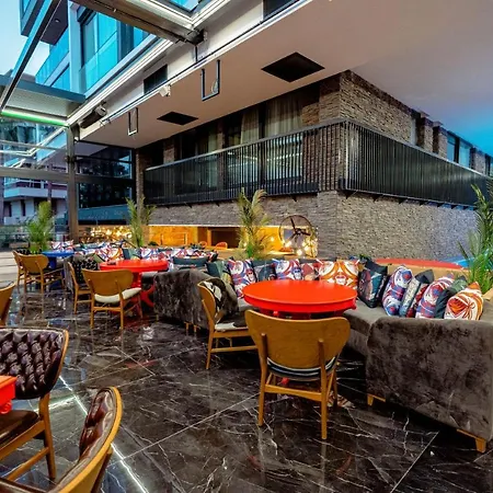 Hotell Lucky Monkey Antalya