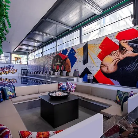 Lucky Monkey Hotell 3*