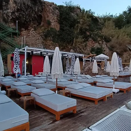 Lucky Monkey Hotell 3*