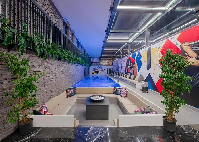 מלון Lucky Monkey