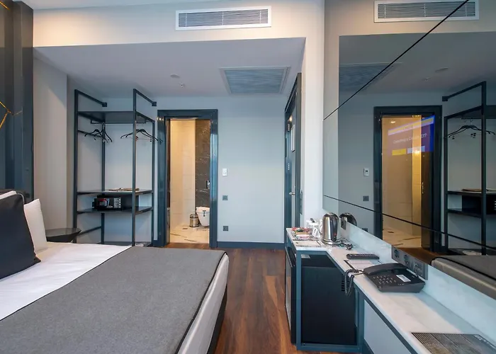 Lucky Monkey מלון אנטליה