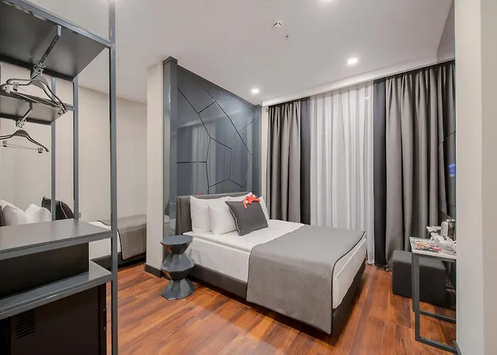 Lucky Monkey מלון 3*