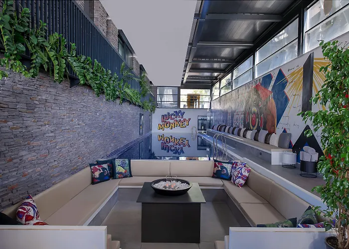 מלון Lucky Monkey