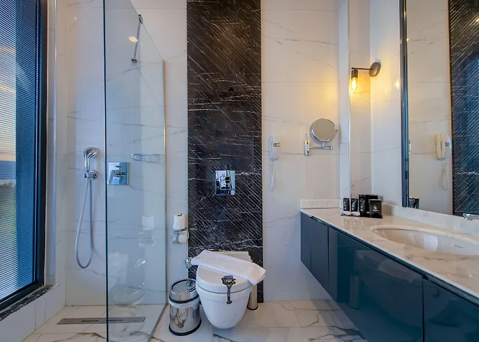 Lucky Monkey אנטליה