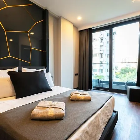 Hotel Lucky Monkey 2*