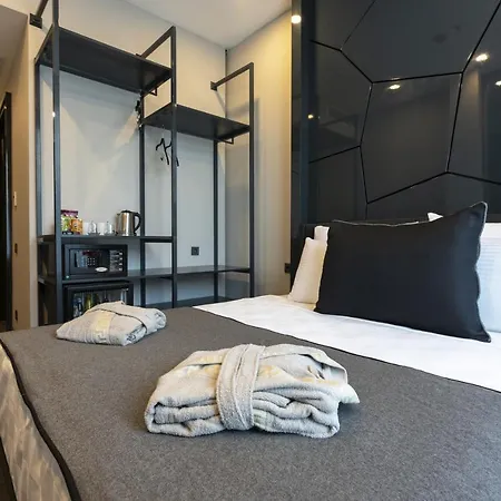 Hotel Lucky Monkey